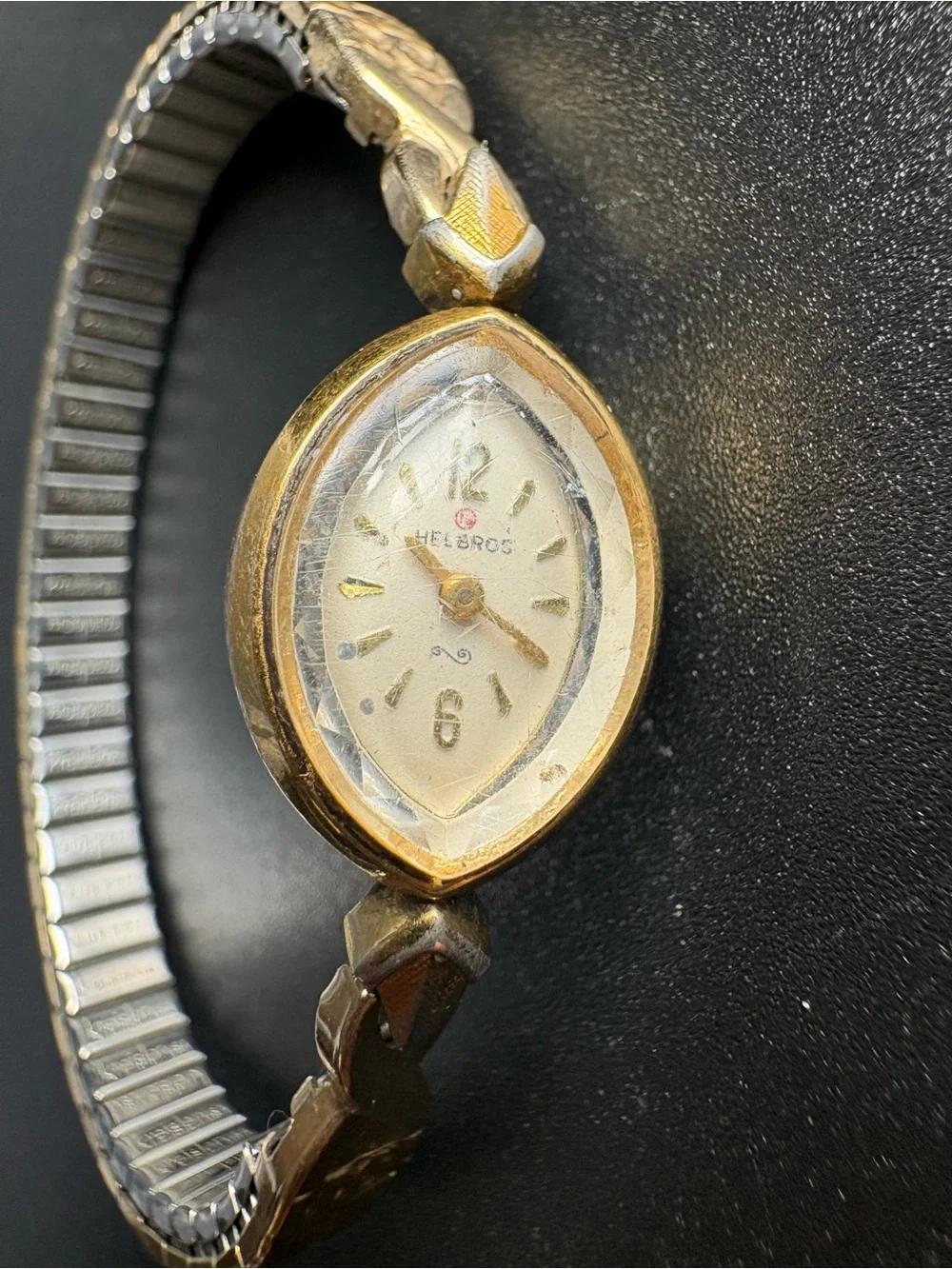 Helbros Ladies vintage Gold-Tone Vintage Teardrop Shaped Wristwatch